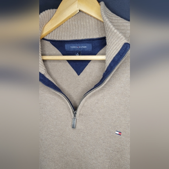 Tommy Hilfiger 1/4 zip khaki brown sweater - Picture 2 of 3